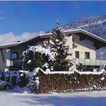 Cozy Apartment In Aschau Im Zillertal Near Ski Lift Exterior photo