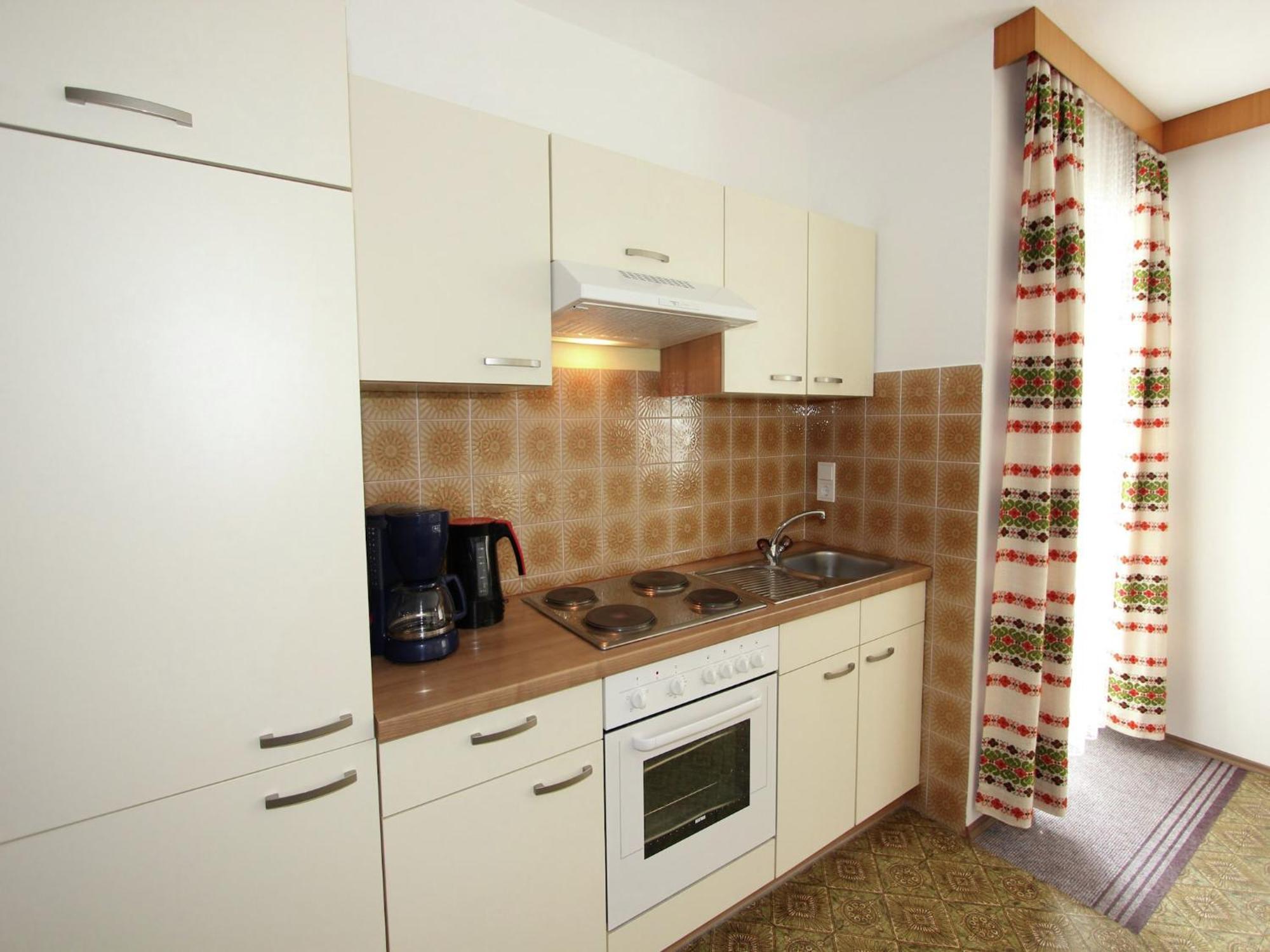 Cozy In Near Lift Apartment *
